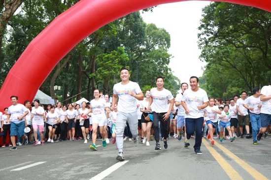 Gần 3 tỷ đồng cho trẻ em nghèo hiếu học từ giải chạy cộng đồng Seabank Run for the Future