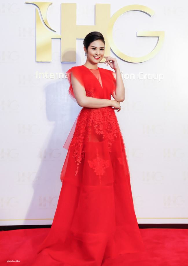 Đỗ Mỹ Linh, Ngọc Hân đọ sắc cùng top 3 Hoa hậu Áo 2018
