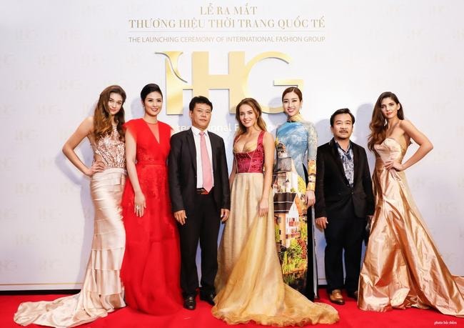 Đỗ Mỹ Linh, Ngọc Hân đọ sắc cùng top 3 Hoa hậu Áo 2018