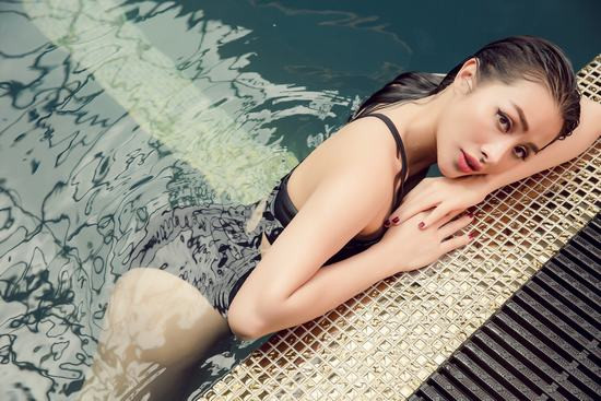 Yaya Trương  Nhi diện bikini khoe 3 vòng sexy không kém Hoa hậu 