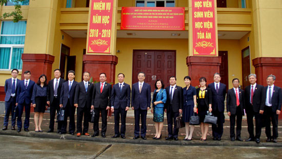 Đoàn TANDTC Trung Quốc thăm và làm việc tại Học viện Tòa án