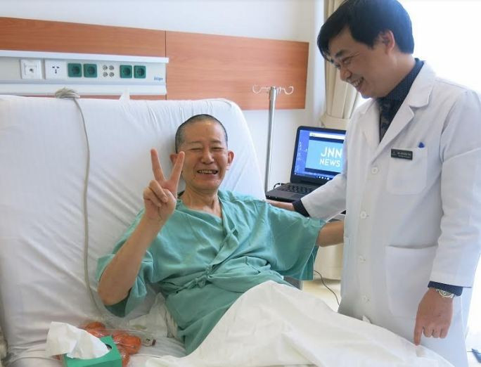 Phẫu thuật robot “trị” ung thư tiền liệt tuyến cho bác sĩ người Nhật