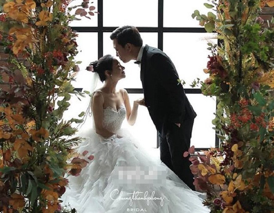Lộ ảnh cưới của Trường Giang - Nhã Phương: Chú rể không lo bị dìm chiều cao