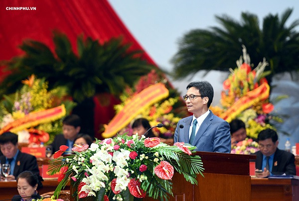 Thủ tướng gặp gỡ, đối thoại với công nhân lao động tại Đại hội Công đoàn Việt Nam