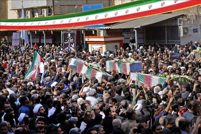 Iran thề “báo thù hủy diệt” các nước gây ra vụ tấn công đẫm máu nhằm vào lễ diễu binh