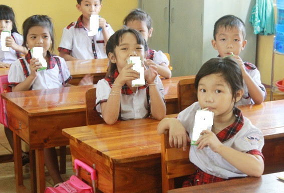 Đề án sữa học đường: Học sinh nghèo sẽ được uống sữa miễn phí