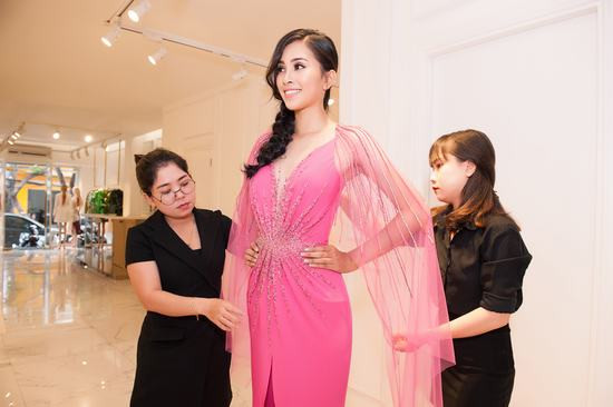 Hoa hậu Trần Tiểu Vy sánh vai với các sao hạng A quốc tế
