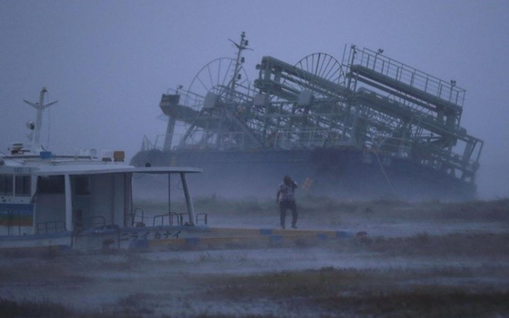 Bão Trà Mi tấn công Nhật Bản: Gió mạnh kỷ lục, trên 100 người thương vong