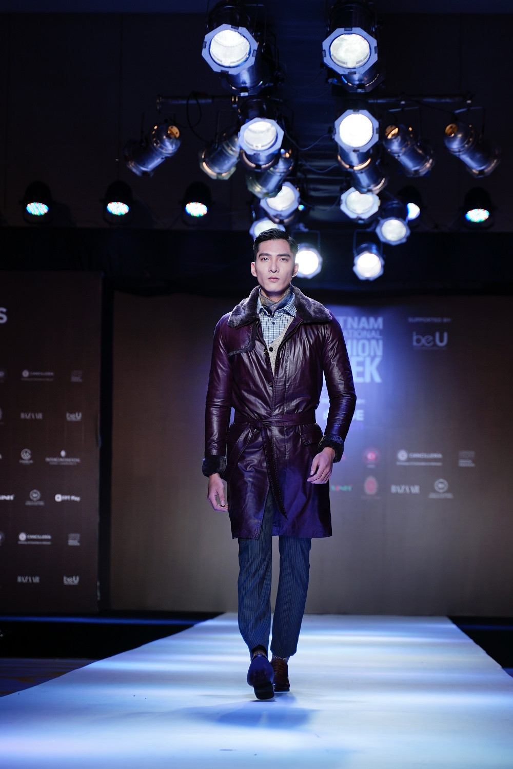Vietnam International Fashion Week Thu Đông 2018 có gì mới?