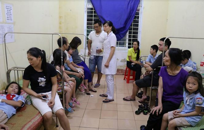 Hàng trăm học sinh ngộ độc ở Ninh Bình nghi do ăn ruốc gà