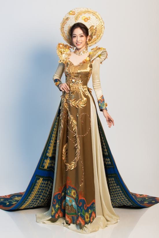 Phương Nga mang “Ngũ Phụng Tề Phi” đến Miss Grand International 2018