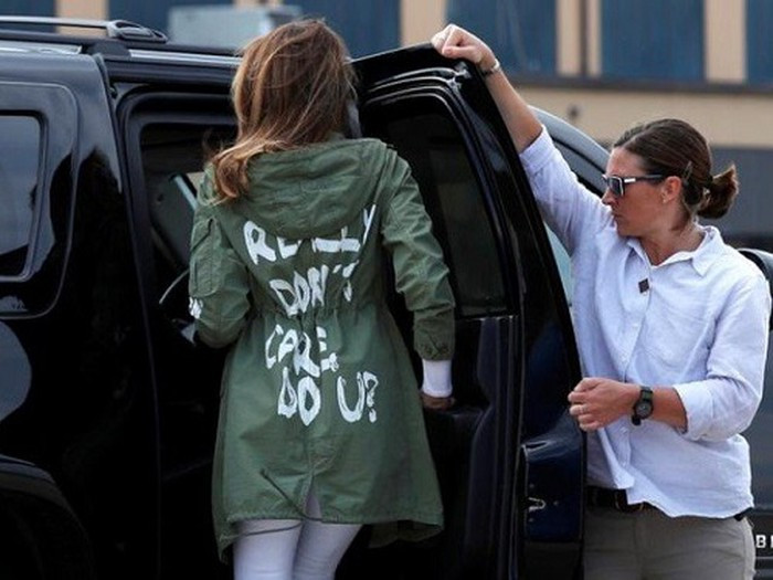 Bà Melania Trump tiết lộ lý do thực sự khi mặc chiếc áo khoác gây scandal