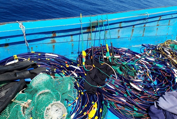 Phát hiện tàu cá mang nhiều thiết bị xung điện trái phép