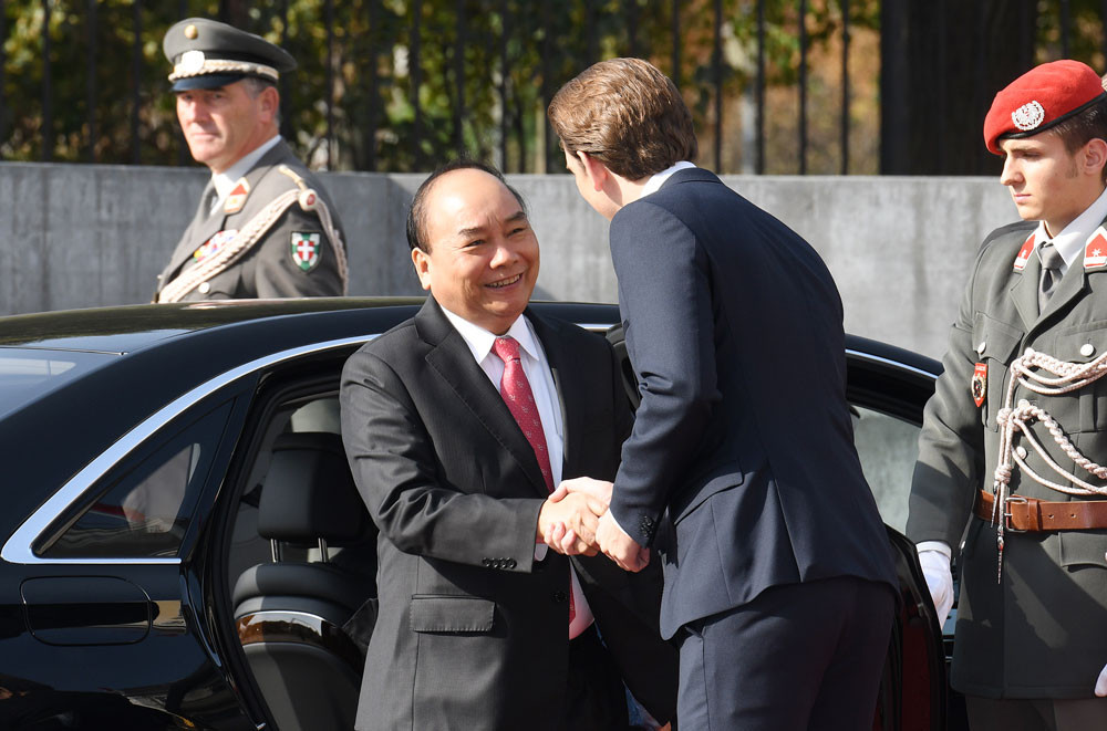 Thủ tướng Áo đón và hội đàm với Thủ tướng Nguyễn Xuân Phúc