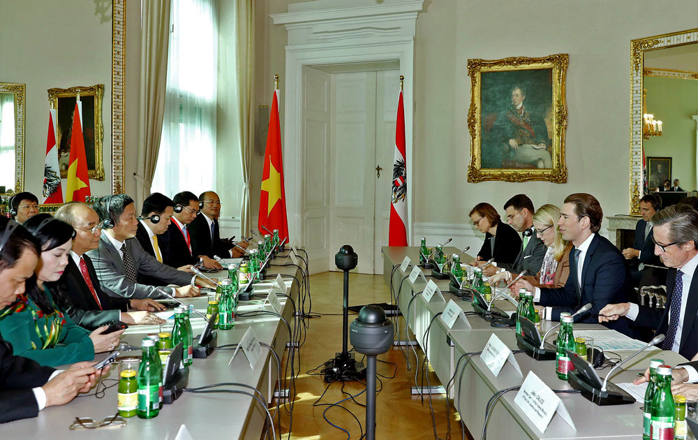 Thủ tướng Áo đón và hội đàm với Thủ tướng Nguyễn Xuân Phúc
