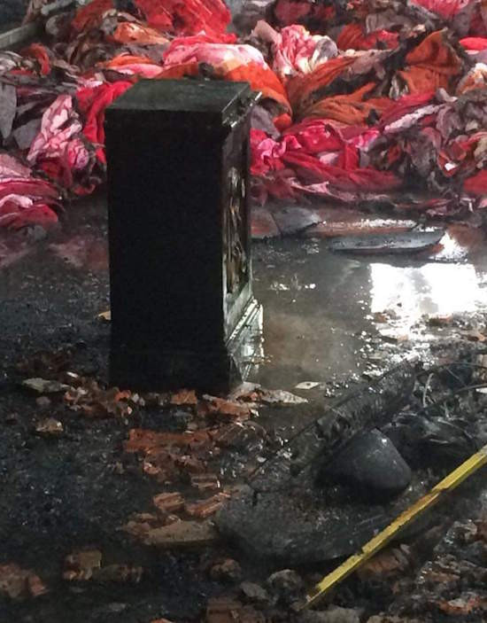 Nghệ An: Cháy lớn ở kho chăn ga gối đệm, thiệt hại nhiều tỷ đồng