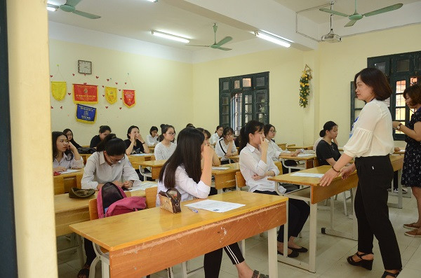 Học sinh và phụ huynh Hà Nội mong sớm công bố môn thi thứ 4