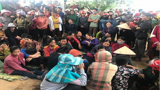 Gia đình 4 người treo cổ chết ở Hà Tĩnh : Hai cháu bé là nạn nhân trong cơn quẫn bách của bố mẹ