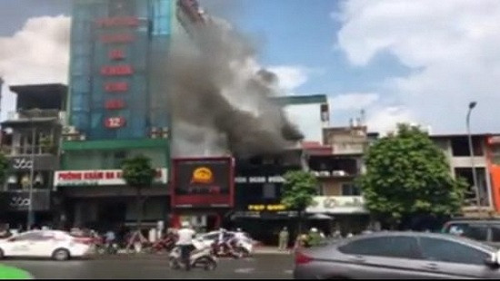Cháy lớn tại một nhà hàng ăn ở Hà Nội