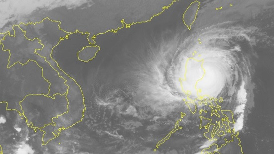 Bão Yotu gây mưa trên biển Đông, gió mạnh cấp 11