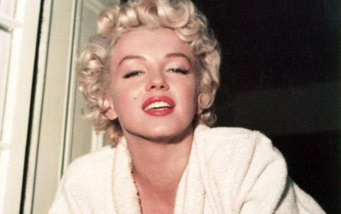 Vụ bê bối ảnh khỏa thân suýt nhấn chìm sự nghiệp của Marilyn Monroe 