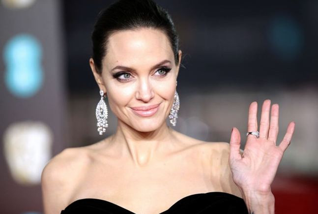 Angelina Jolie và Brad Pitt tiến hành phân chia tài sản sau ly hôn