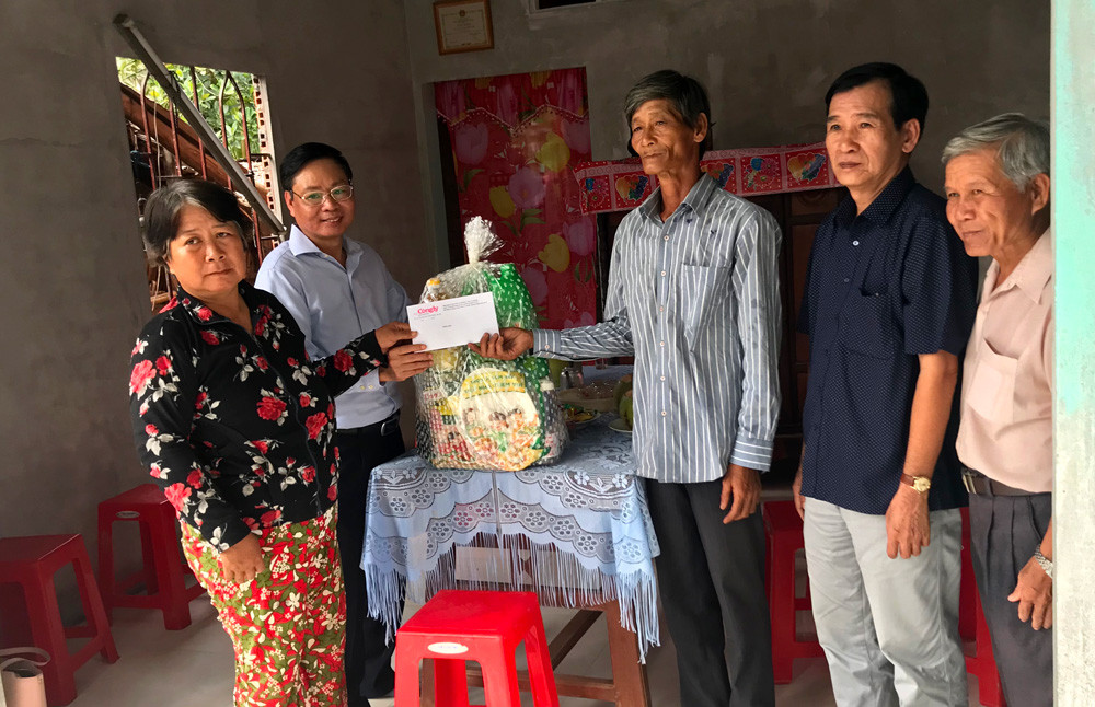 Báo Công lý trao tặng 3 căn nhà tình thương cho các hộ nghèo tại Vĩnh Long