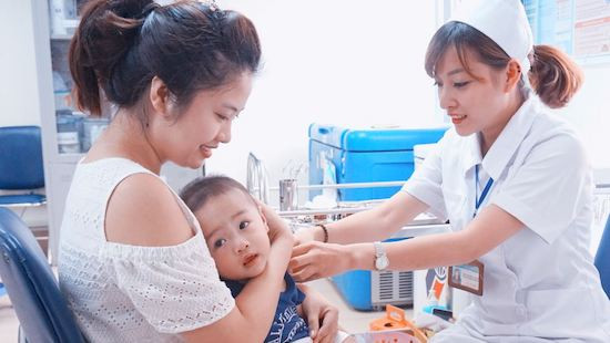 Tiêm bổ sung vắc xin sởi - rubella cho trẻ dưới 5 tuổi