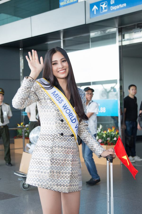 Hoa hậu Tiểu Vy lên đường tham dự Miss World 2018