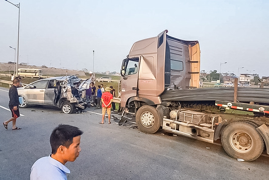 Vụ xe container đâm xe Innova trên đường cao tốc (Bài 3): Hiện chưa thể kết luận Lê Ngọc Hoàng không có lỗi như dư luận phản ánh
