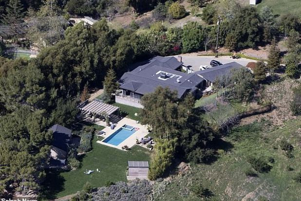 Miley Cyrus mất nhà vì trận cháy rừng khủng khiếp ở California