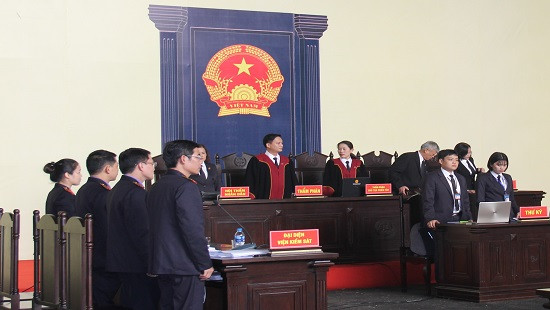 Tiếp tục ngày làm việc thứ 2 phiên tòa xét xử vụ đánh bạc nghìn tỷ ở Phú Thọ