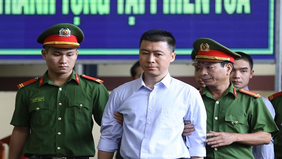 Vụ án đánh bạc nghìn tỷ: Phan Sào Nam đưa người thân vào vòng lao lý như thế nào?