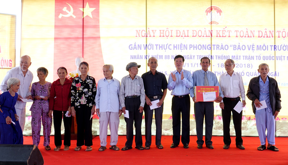 Trưởng Ban Tuyên giáo Trung ương dự ngày hội Đại đoàn kết tại Quảng Ngãi