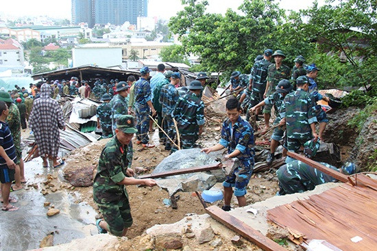 Hàng chục người chết, mất tích do sạt lở đất nghiêm trọng ở Nha Trang