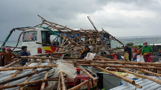 Phú Yên: Lốc xoáy tại Gành Đá Dĩa làm nhiều người bị thương