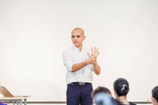Diễn giả Trần Văn Hạ: Thành lập doanh nghiệp năm 4 đại học và tư duy người thầy