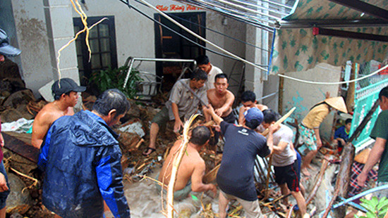 Khánh Hòa: Mưa lũ, sạt lở đất làm 17 người chết và mất tích 