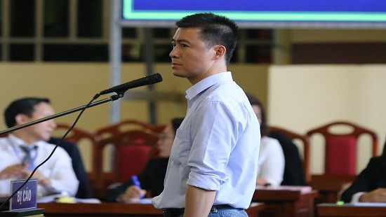 Bị cáo Nguyễn Văn Dương khai không nhớ chính xác số quà biếu