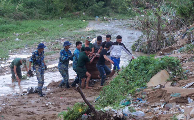 17 người chết sau sạt lở núi, Khánh Hòa chuẩn bị ứng phó bão số 9