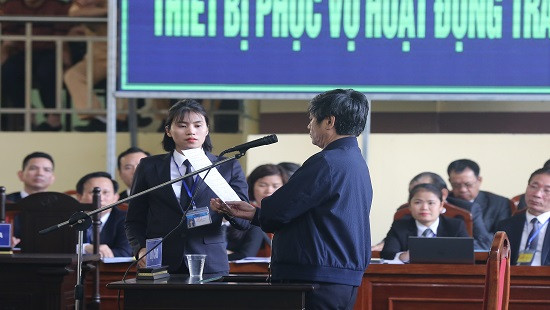 Bị cáo Nguyễn Thanh Hóa tiếp tục phản cung
