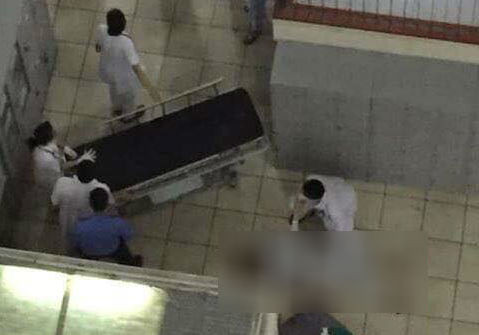 Nam bệnh nhân nhảy lầu tự tử ở Bệnh viện Bạch Mai