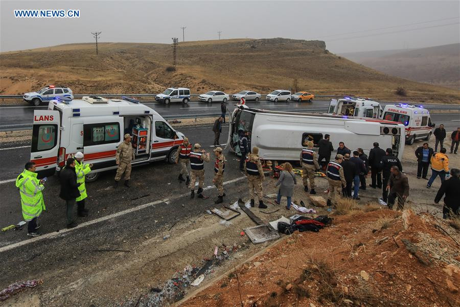 Thổ Nhĩ Kỳ: Lật xe bus, 22 người thương vong
