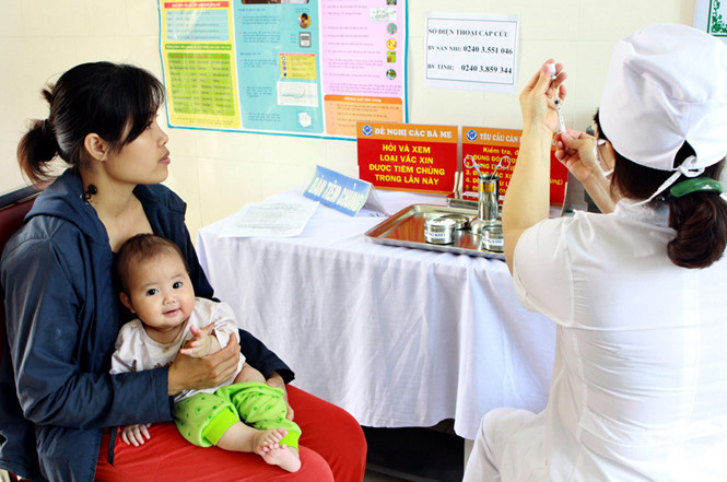 Hà Nội đồng loạt tiêm bổ sung vắc xin sởi-rubella cho 622.000 trẻ