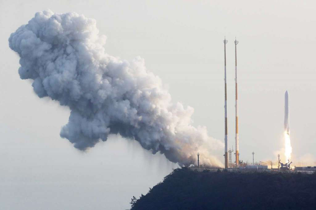 Hàn Quốc: Thử nghiệm thành công động cơ tên lửa không gian Nuri tự chế