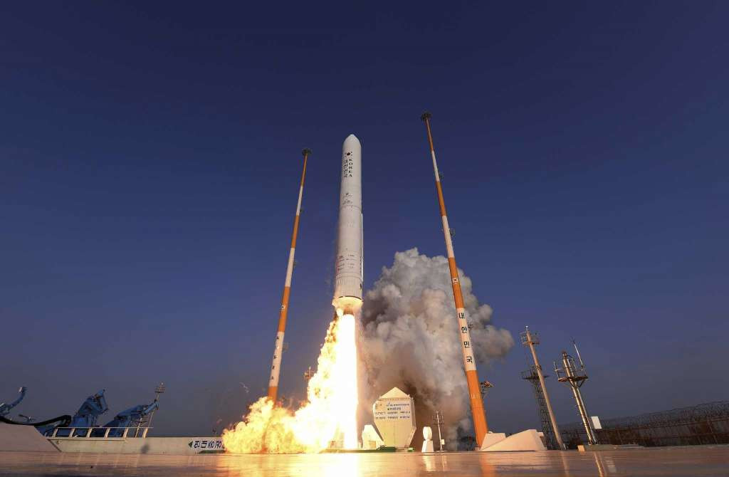 Hàn Quốc: Thử nghiệm thành công động cơ tên lửa không gian Nuri tự chế