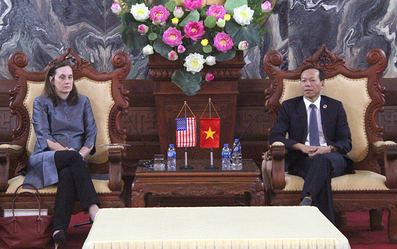 Phó Chánh án TANDTC Nguyễn Trí Tuệ tiếp xã giao Phó Đại sứ Hoa Kỳ tại Việt Nam