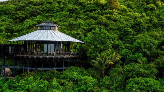 Khu nghỉ dưỡng thân thiện với môi trường nhất thế giới được trao tặng cho kiệt tác trên bán đảo Sơn Trà