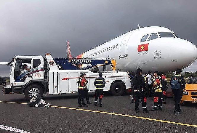Vietjet xin lỗi hành khách về sự cố máy bay
