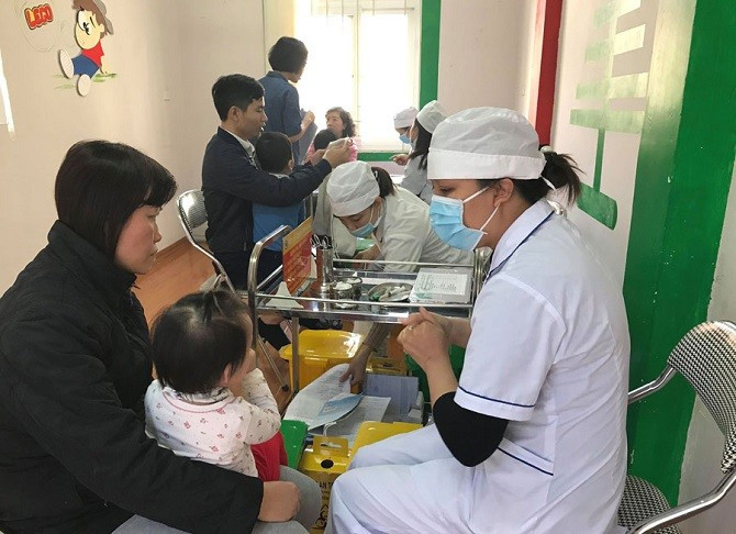 PGS.TS Nguyễn Nhật Cảm: Phụ huynh hào hứng đưa trẻ đến trường tiêm bổ sung vắc xin sởi - rubella
